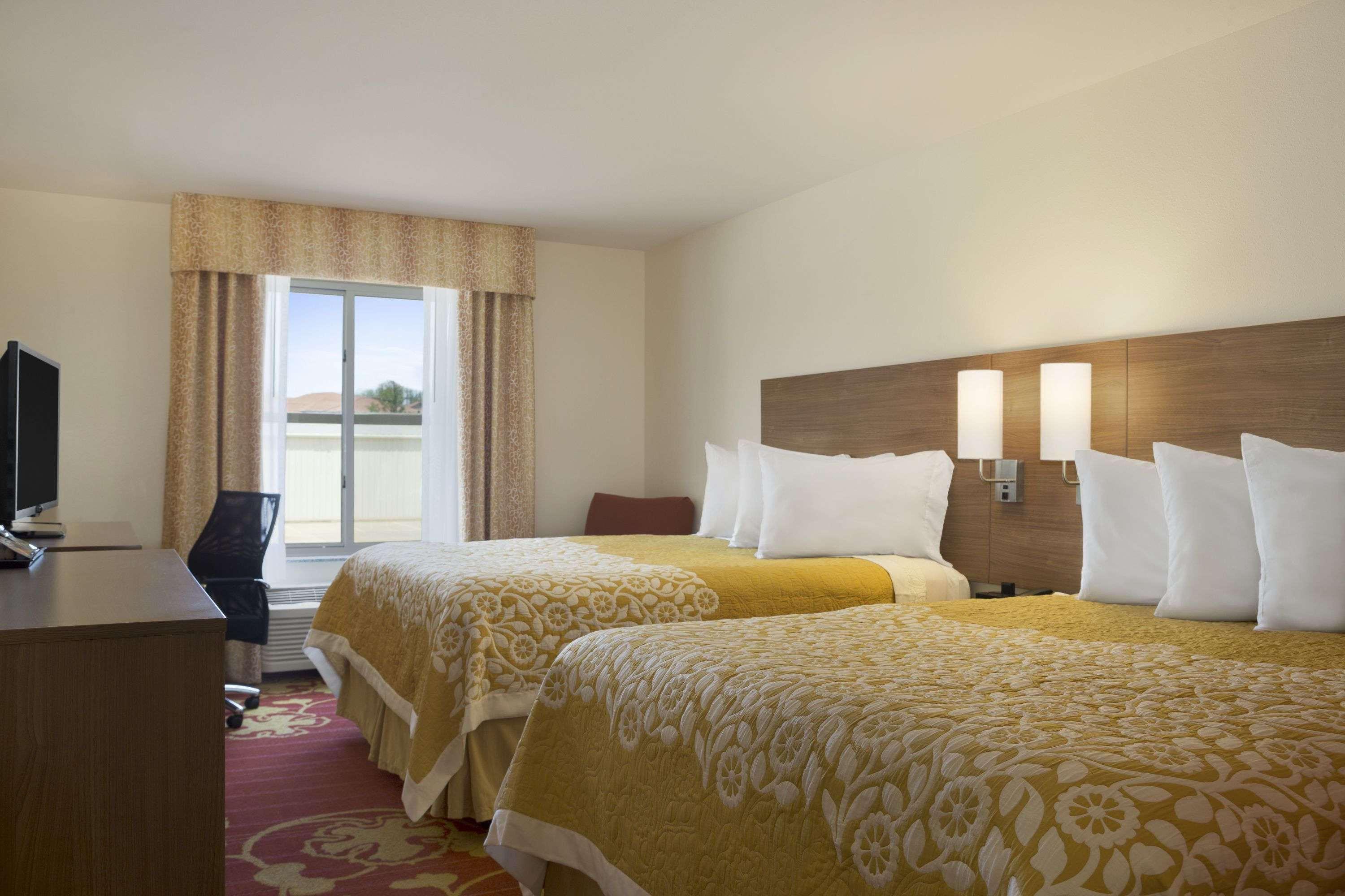 Days Inn & Suites By Wyndham Belmont Luaran gambar