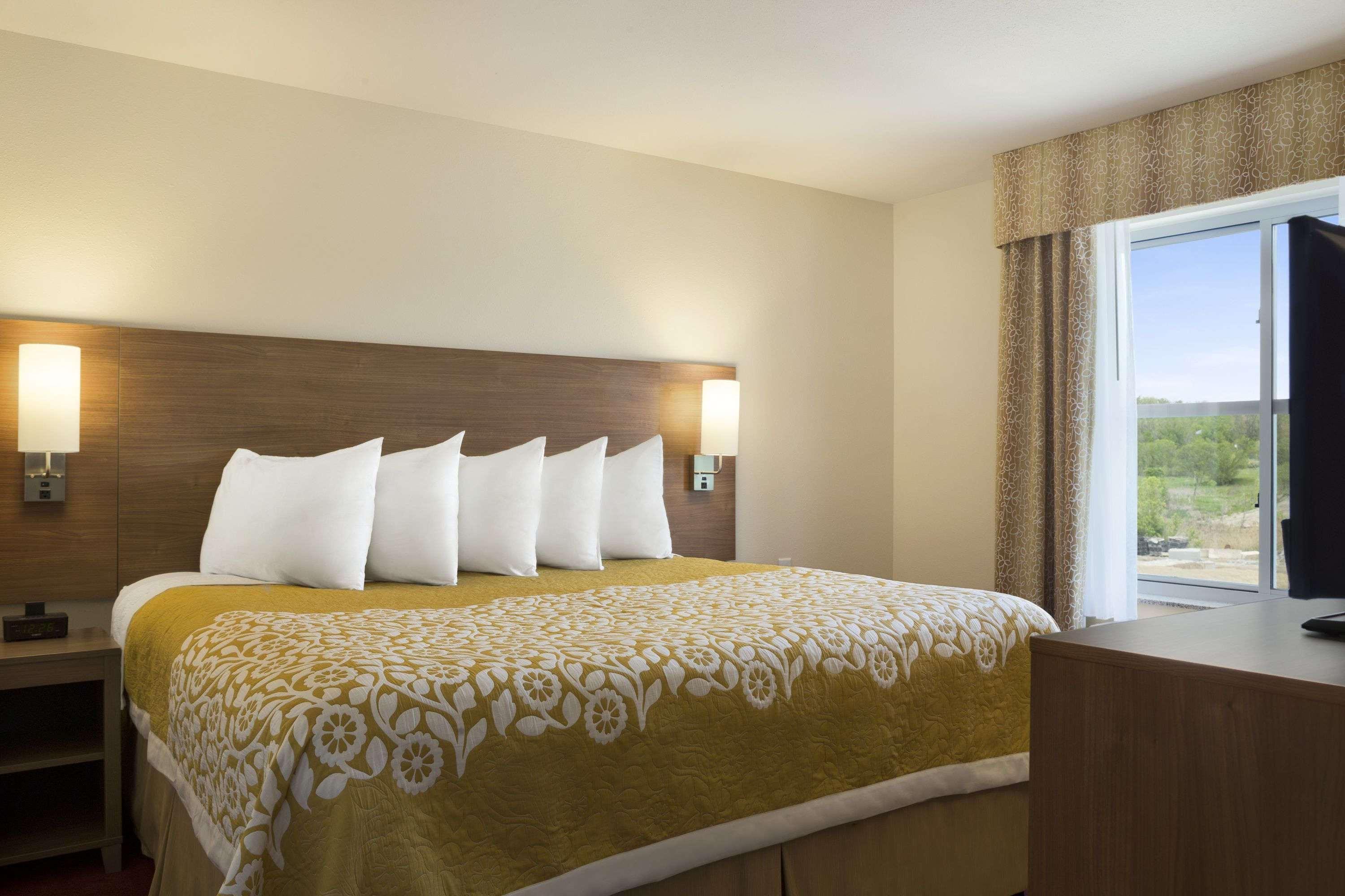 Days Inn & Suites By Wyndham Belmont Luaran gambar