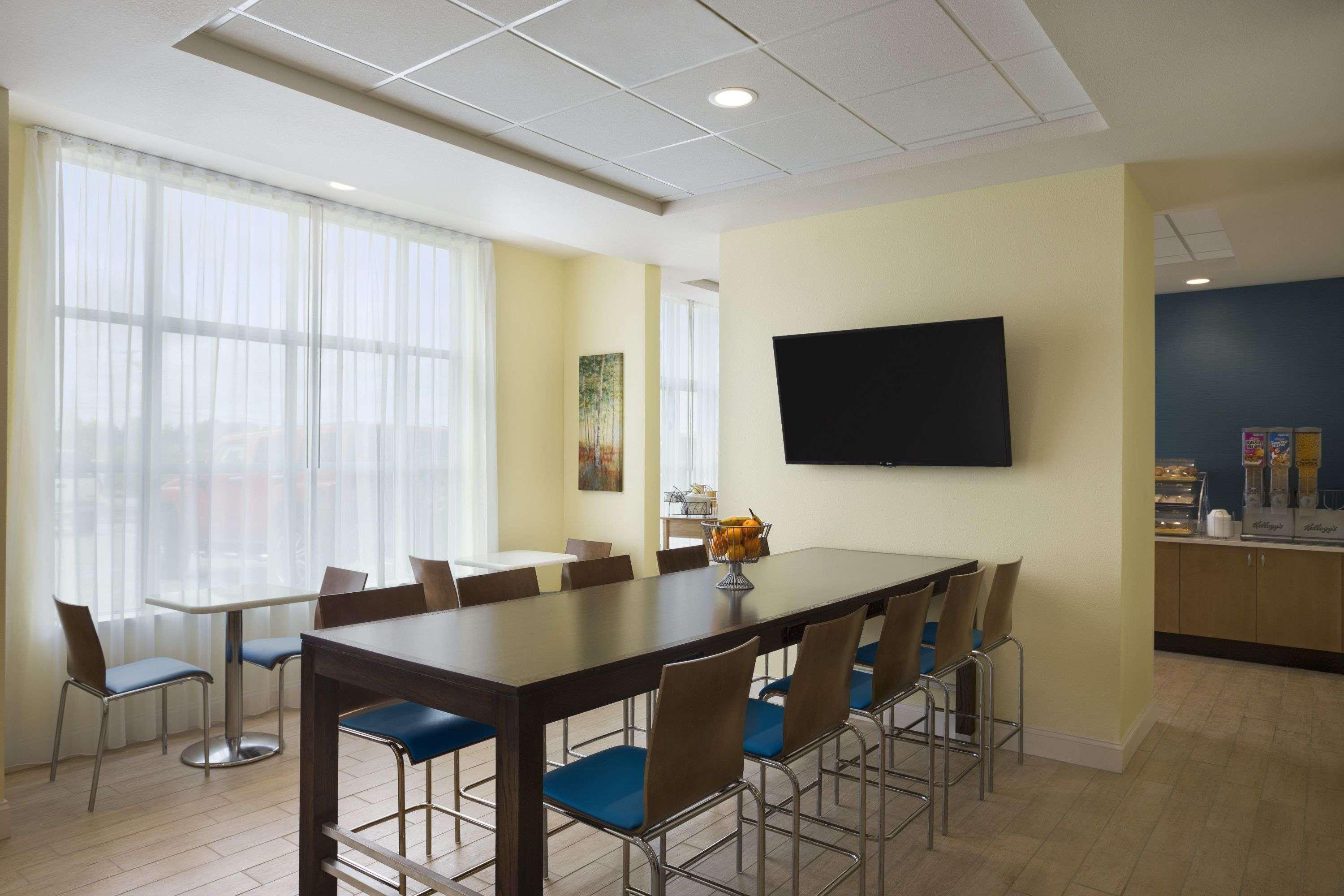 Days Inn & Suites By Wyndham Belmont Luaran gambar