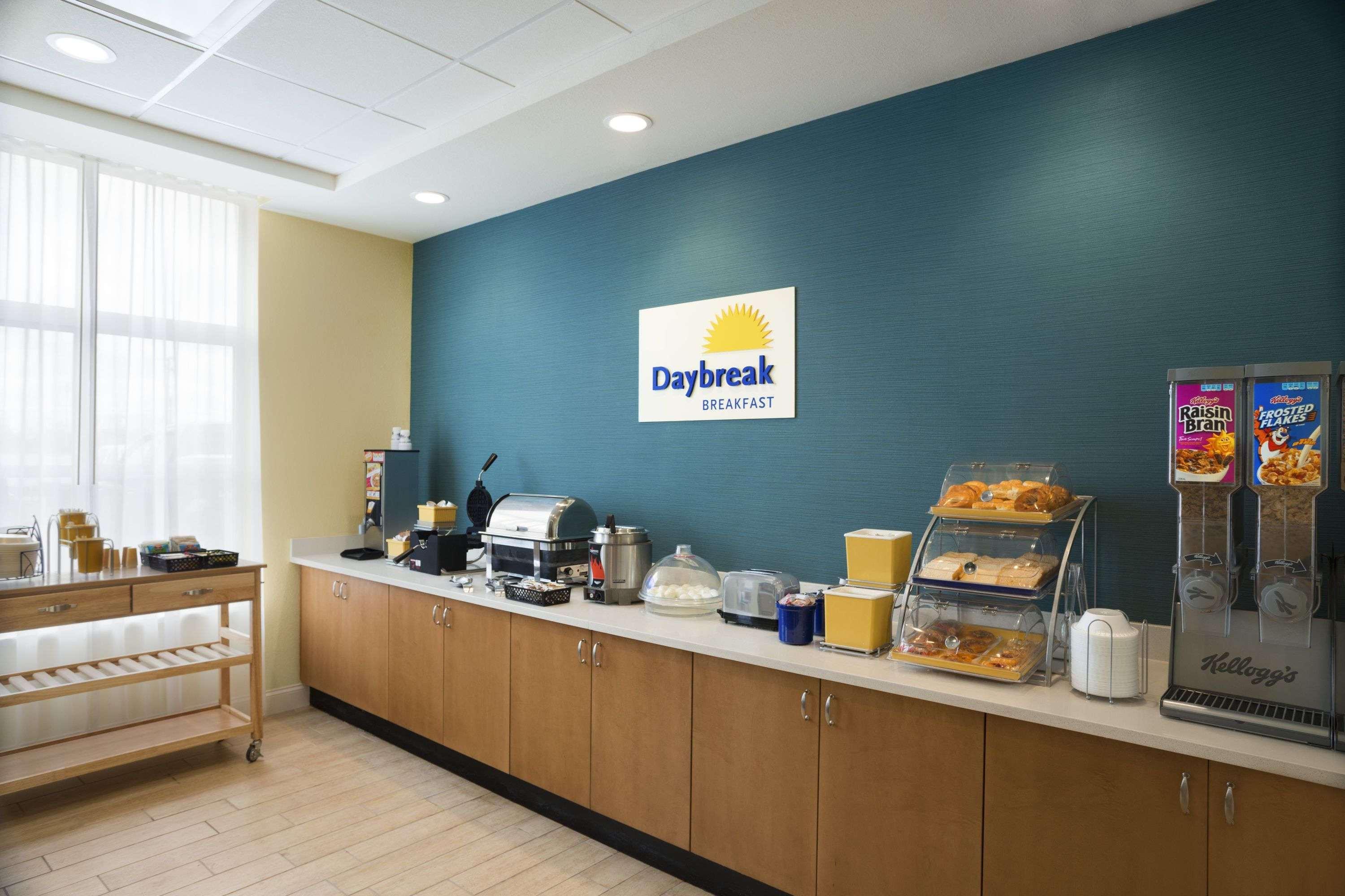 Days Inn & Suites By Wyndham Belmont Luaran gambar