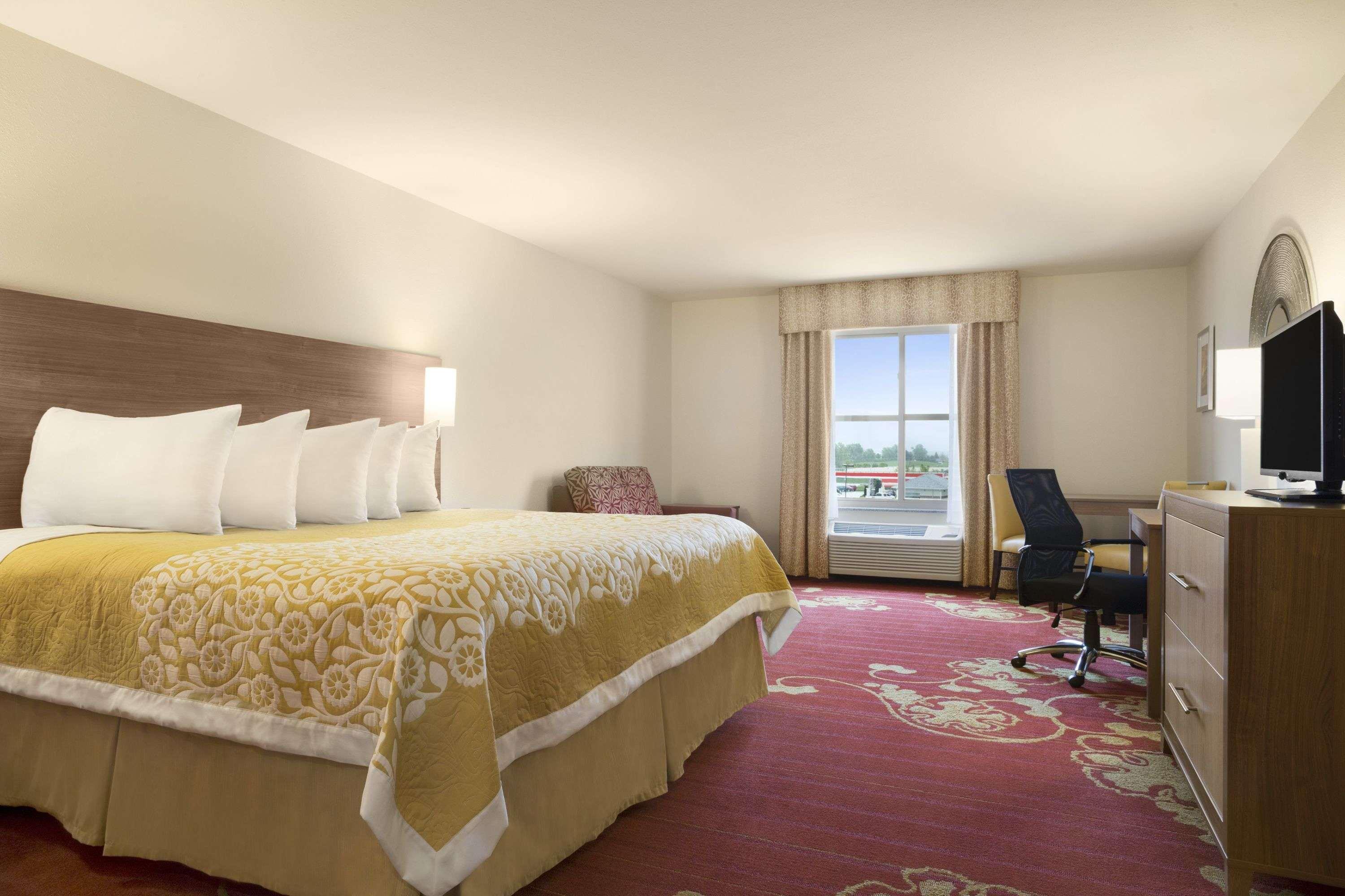 Days Inn & Suites By Wyndham Belmont Luaran gambar