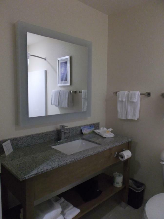 Days Inn & Suites By Wyndham Belmont Luaran gambar